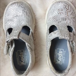 Keds Kids "Daphne" toddler girl, size 5